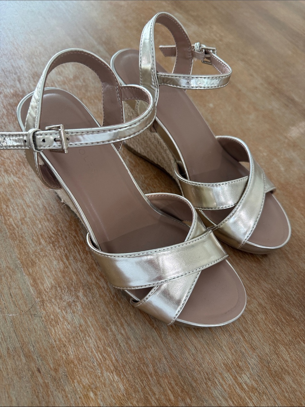 Aerosoles Pastel Soft Gold Metallic Espadrille Wedge Sandals Size 7.5